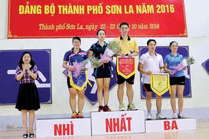 Giải cầu lông Đảng bộ thành phố Sơn La năm 2016