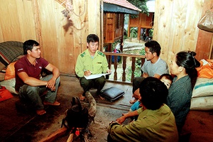 Giữ rừng ở bản Kiểng