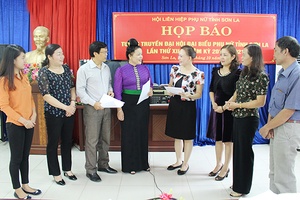 Phụ nữ tự tin, năng động, sáng tạo, phát huy vai trò, trách nhiệm trong sự nghiệp CNH, HĐH