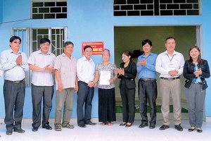 Mộc Châu: Bàn giao 80 nhà “đại đoàn kết” cho hộ nghèo