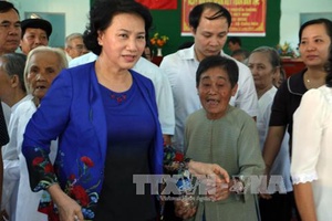 Chủ tịch Quốc hội Nguyễn Thị Kim Ngân dự Ngày hội Đại đoàn kết toàn dân tộc ở Bến Tre