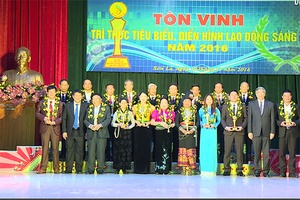 Tôn vinh Trí thức tiêu biểu, điển hình lao động sáng tạo năm 2016