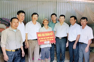 Bắc Yên: Trao nhà “Đại đoàn kết” cho hộ nghèo xã Mường Khoa