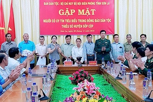 Ban Dân tộc - Bộ Chỉ huy BĐBP tỉnh: Gặp mặt người có uy tín trong đồng bào dân tộc thiểu số huyện Sốp Cộp