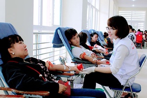 2.000 tình nguyện viên tham gia chương trình hiến máu tình nguyện