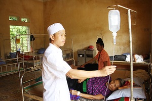 Phòng khám Đa khoa khu vực Mường Lầm: Vượt khó, chăm sóc tốt sức khỏe nhân dân