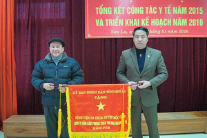 Phát huy truyền thống đoàn kết, xây dựng bệnh viện lớn mạnh, phục vụ tốt việc khám và chữa bệnh cho nhân dân