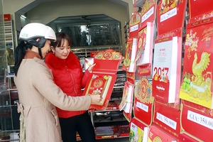 Phong phú thị trường lịch tết Đinh Dậu