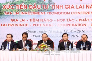 Thủ tướng Nguyễn Xuân Phúc: Không để tình trạng “trên trải thảm, dưới rải đinh” mới có thể phát triển được