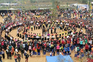 Đẩy mạnh các phong trào thi đua yêu nước, hoàn thành thắng lợi mục tiêu, nhiệm vụ năm 2017