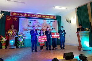Chương trình hỗ trợ xóa nhà tạm tại xã Phiêng Côn