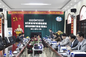 Nghiệm thu đề tài “Nghiên cứu đề xuất giải pháp phát triển đội ngũ nhà giáo và cán bộ quản lý ngành giáo dục và đào tạo tỉnh Sơn La đáp ứng theo yêu cầu đổi mới”