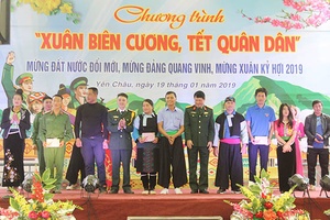 Xuân biên cương thắm tình quân dân