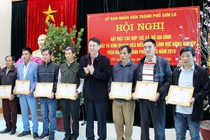 Thành phố: Gặp mặt các hợp tác xã, hộ gia đình sản xuất và kinh doanh tiêu biểu trong lĩnh vực nông nghiệp năm 2018 (đợt 1)