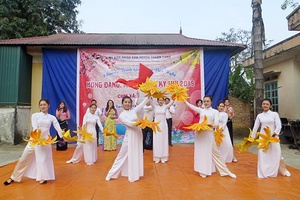 Thuận Châu: Giao lưu văn nghệ quần chúng mừng Đảng, mừng Xuân  