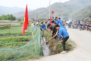 Mường La: Ra quân làm thủy lợi mùa khô 2019