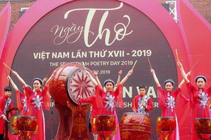 Thơ Việt hòa chung dòng chảy của văn hóa thế giới