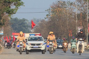 Mộc Châu: Ra quân “Năm an toàn giao thông 2019”