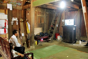 Khánh thành công trình kéo điện lưới Quốc gia về bản Chom Cọ