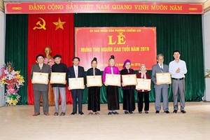 UBND phường Chiềng Cơi tổ chức mừng thọ cho 64 cụ