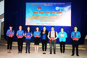 Bồi dưỡng nghiệp vụ công tác đoàn, hội, đội khối trường học