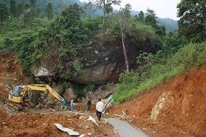 Khám phá bãi đá cổ Khe Hổ