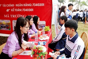 Sôi động, ý nghĩa ngày hội tư vấn việc làm