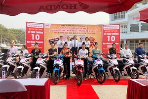 Công ty TNHH TM&DV Hùng Mạnh: Trao thưởng 10 xe Winner cho 10 khách hàng