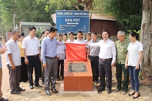 Thành phố: Gắn biển 3 công trình chào mừng Kỷ niệm 60 năm Ngày Bác Hồ lên thăm Tây Bắc.