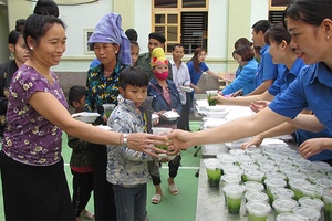 Bữa cơm nhân ái - chia sẻ yêu thương