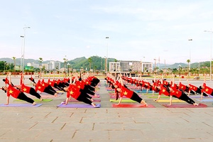 Đồng diễn nhân kỷ niệm Ngày quốc tế yoga