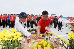 “Phút lặng im trên biển”