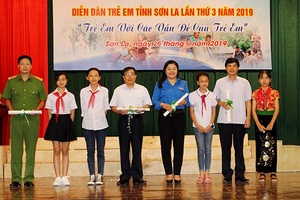 Diễn đàn “Trẻ em với các vấn đề của trẻ em”