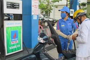 Giá xăng đồng loạt tăng giá trở lại