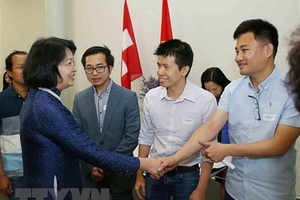 Phó Chủ tịch nước đánh giá cao sáng tạo phần mềm VietSearch