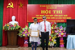 Hội Người mù tỉnh: Hội thi tay nghề xoa bóp tầm quất giỏi lần thứ nhất
