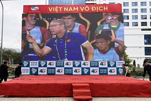 Chi nhánh Viettel Sơn La, VNPT Chi nhánh Sơn La dựng màn hình lớn xem chung kết AFF Cup 2018