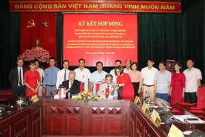 Ký kết hợp đồng thực hiện Dự án "Đầu tư nâng cấp và hiện đại hóa trang thiết bị y tế cho Bệnh viện Đa khoa tỉnh Sơn La"