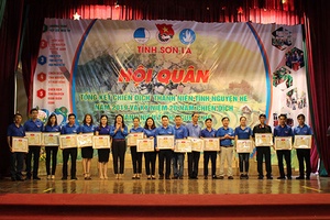 Tỉnh Đoàn:  Hội quân tổng kết Chiến dịch thanh niên tình nguyện hè 