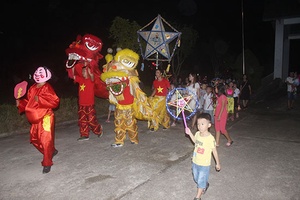 Trung tâm Hoạt động thanh thiếu niên tỉnh Sơn La: Tổ chức chương trình “Trung thu cùng em đến trường”