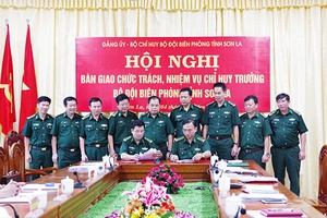 Bàn giao chức trách, nhiệm vụ Chỉ huy trưởng Bộ đội Biên phòng tỉnh 