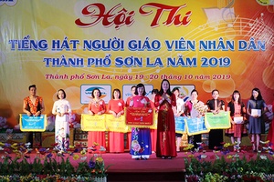 Thành phố, Quỳnh Nhai: Hội thi “Tiếng hát Người giáo viên nhân dân” năm 2019