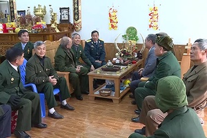 Ấm tình đồng chí, đồng đội
