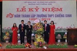 Kỷ niệm 20 năm thành lập Trường THPT Chiềng Sinh