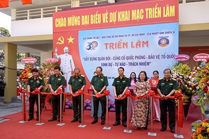 Khai mạc triển lãm xây dựng quân đội, bảo vệ Tổ quốc