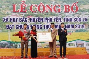 Huyện Phù Yên: Lễ công bố xã Huy Bắc đạt chuẩn nông thôn mới