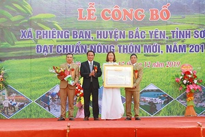 Lễ công bố xã Phiêng Ban đạt chuẩn nông thôn mới