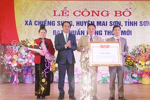 Huyện Mai Sơn: Lễ công bố xã Chiềng Sung đạt chuẩn nông thôn mới