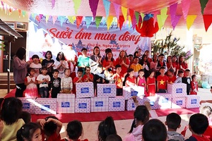 Trung tâm Anh ngữ quốc tế Poppy English House Sơn La: Chương trình thiện nguyện “Sưởi ấm mùa đông”