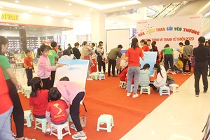 Câu lạc bộ Magic Color (Thành phố): Chương trình vẽ tranh từ thiện 